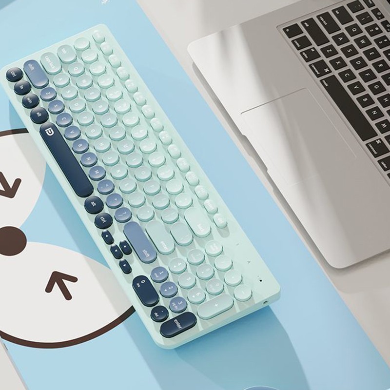 Hva er fordelene ved å bruke et trådløst Bluetooth -tastatur og mus?